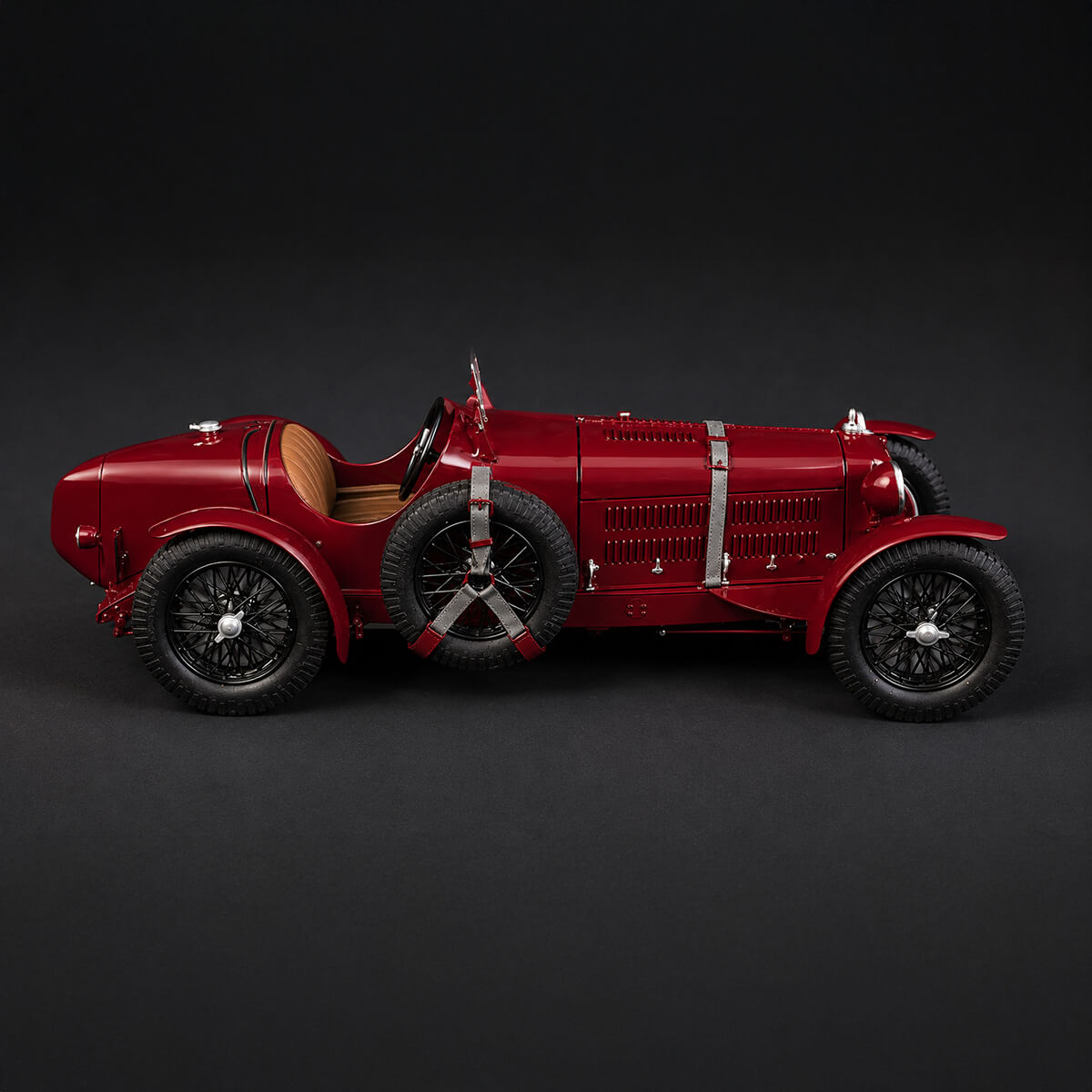 Alfa Romeo 8C2300 Roadster 1:12 Scale - Construction Set