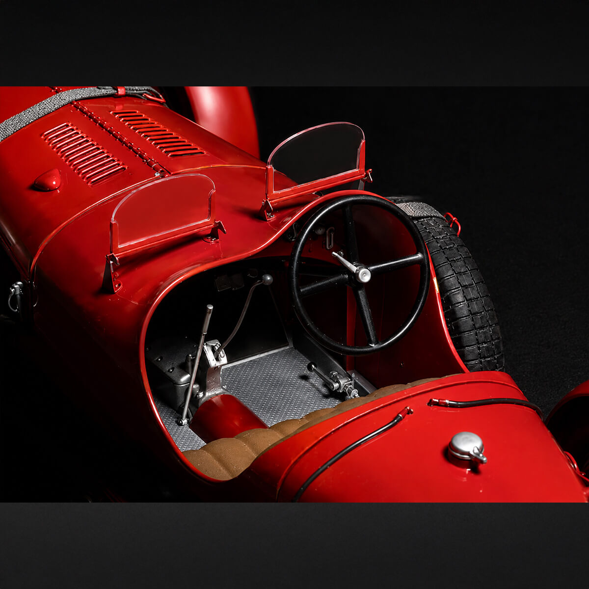 Alfa Romeo 8C2300 Roadster 1:12 Scale - Construction Set