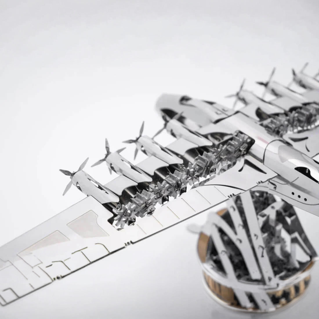 The Titan Hughes H-4 Sculpture - Metal Construction Set