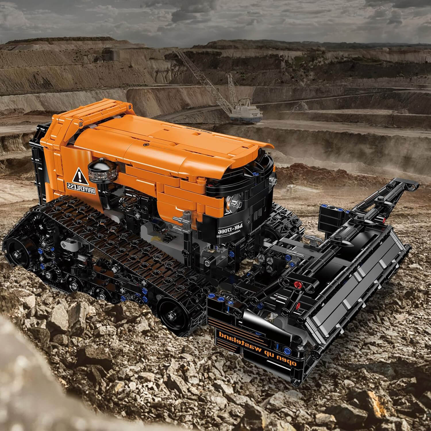 Remote Controlled Reclaiming Crawler 1649pcs