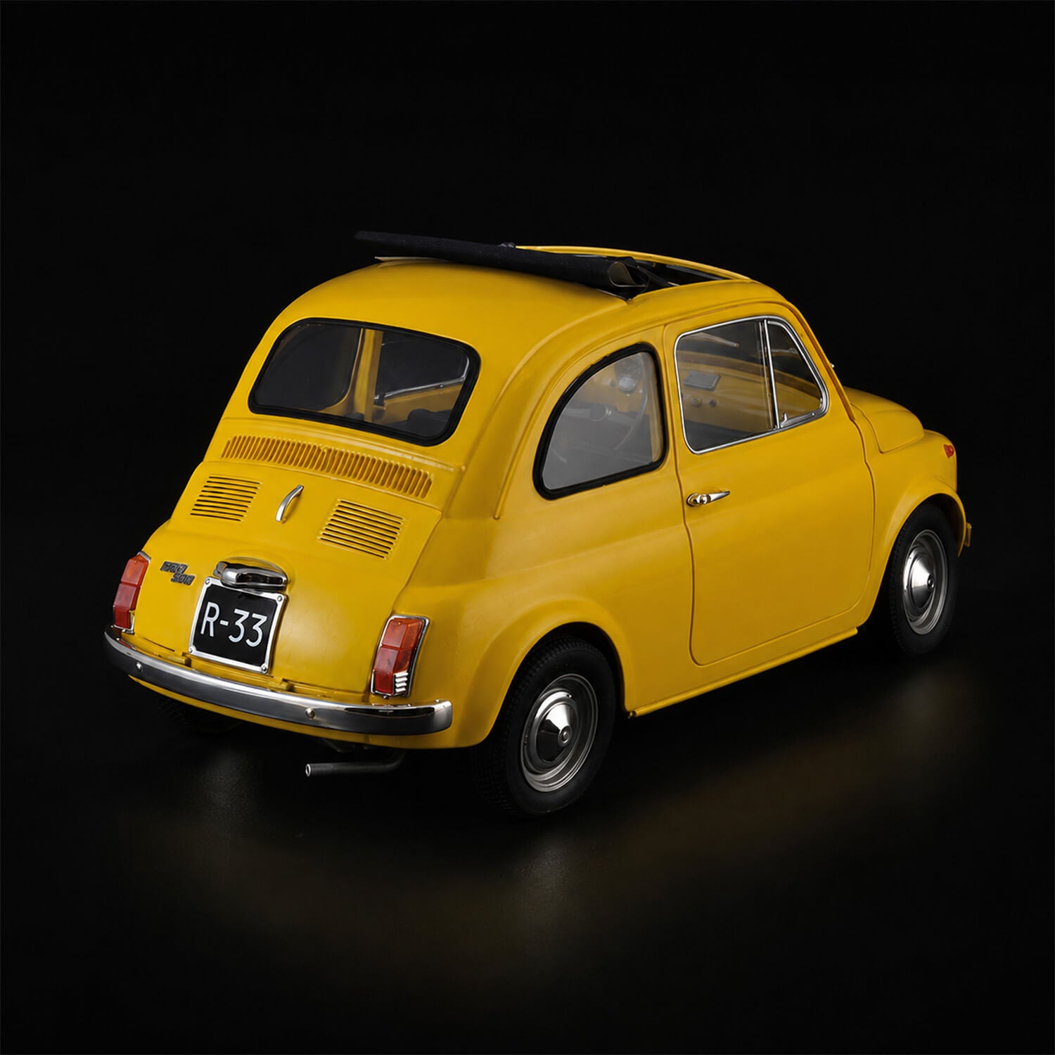 The Officially Licensed 1965 Fiat 500 1:12 Scale - Construction Set