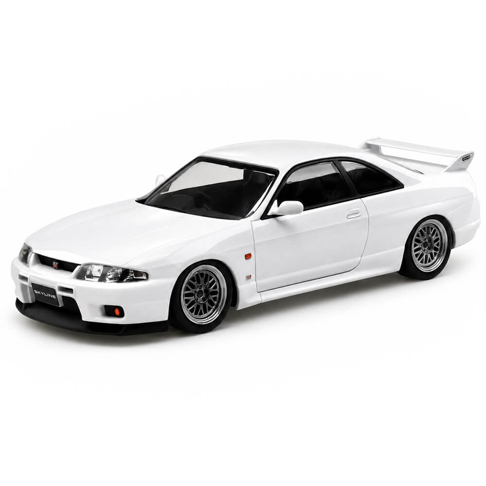 Alpine Weiss Nissan Skyline GT-R R33 1:32 Scale - Construction Set