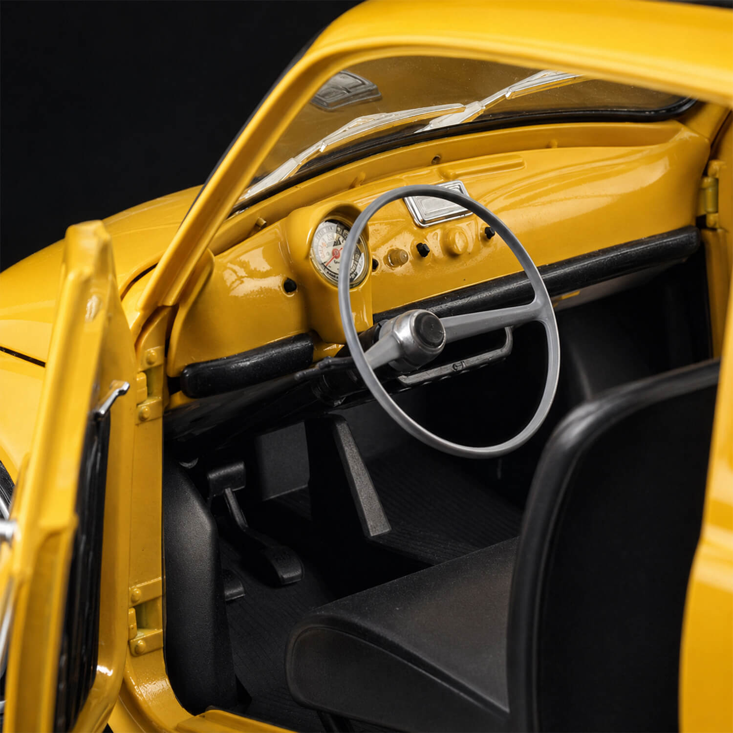 The Officially Licensed 1965 Fiat 500 1:12 Scale - Construction Set