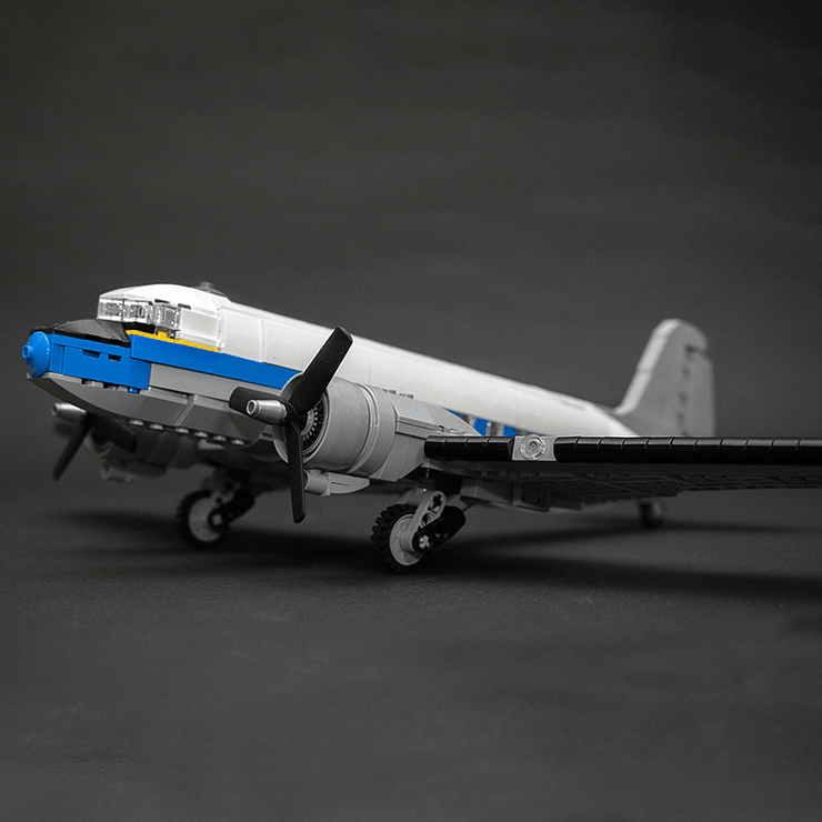 Douglas DC-3 893pcs