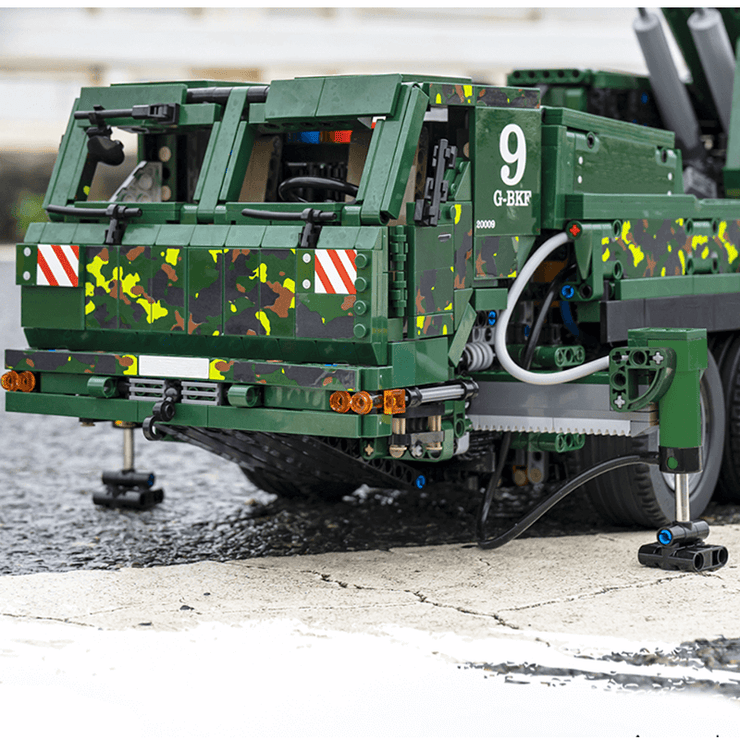 Remote Controlled Armoured Rescue Vehicle 5538pcs