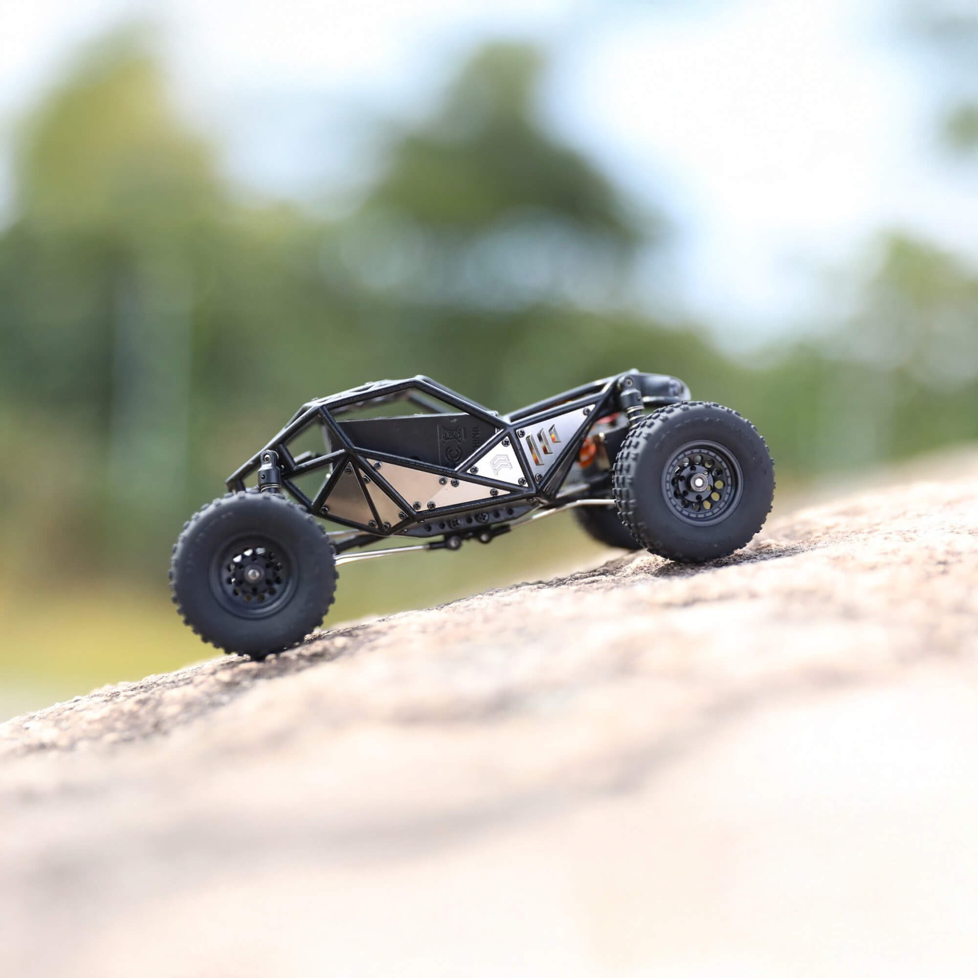 Remote Controlled Off-Roader - Metal Construction Set