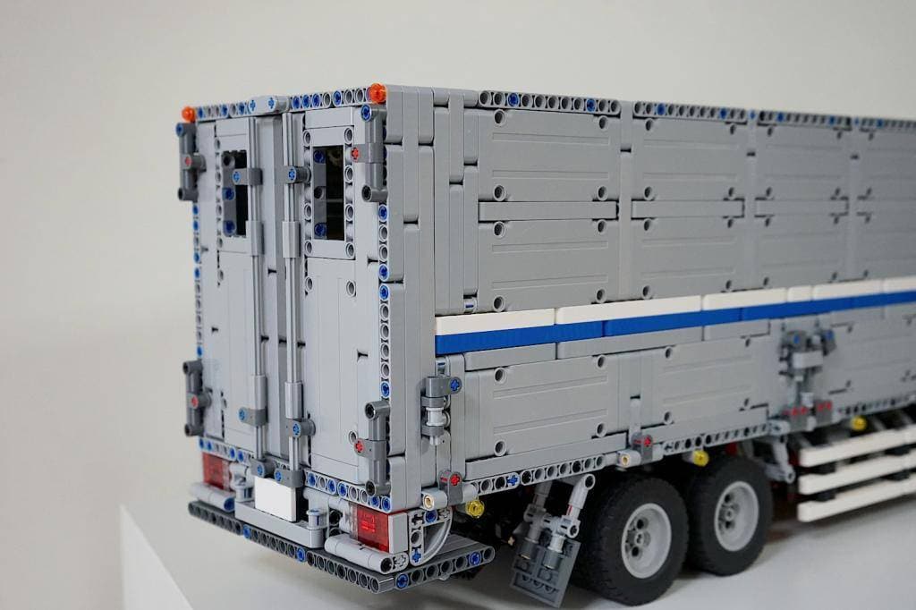 Remote Controlled Cargo Truck 4380pcs