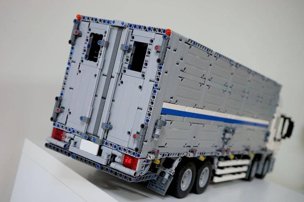 Remote Controlled Cargo Truck 4380pcs