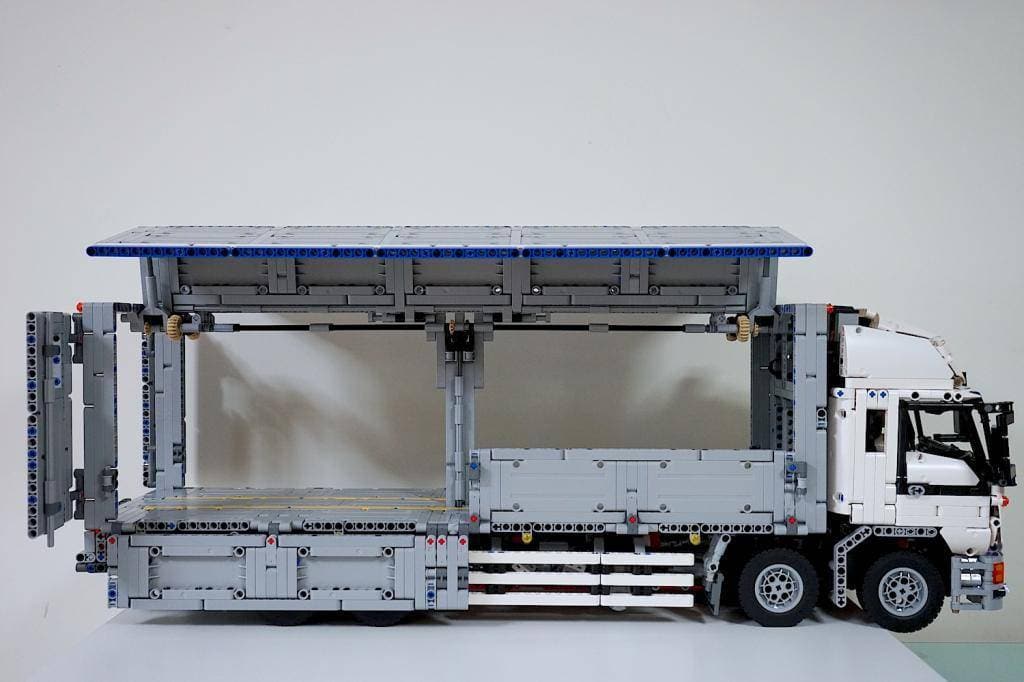 Remote Controlled Cargo Truck 4380pcs