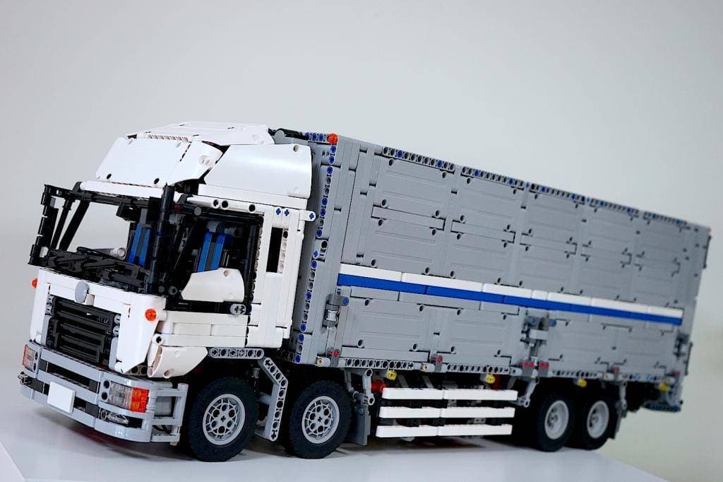 Remote Controlled Cargo Truck 4380pcs