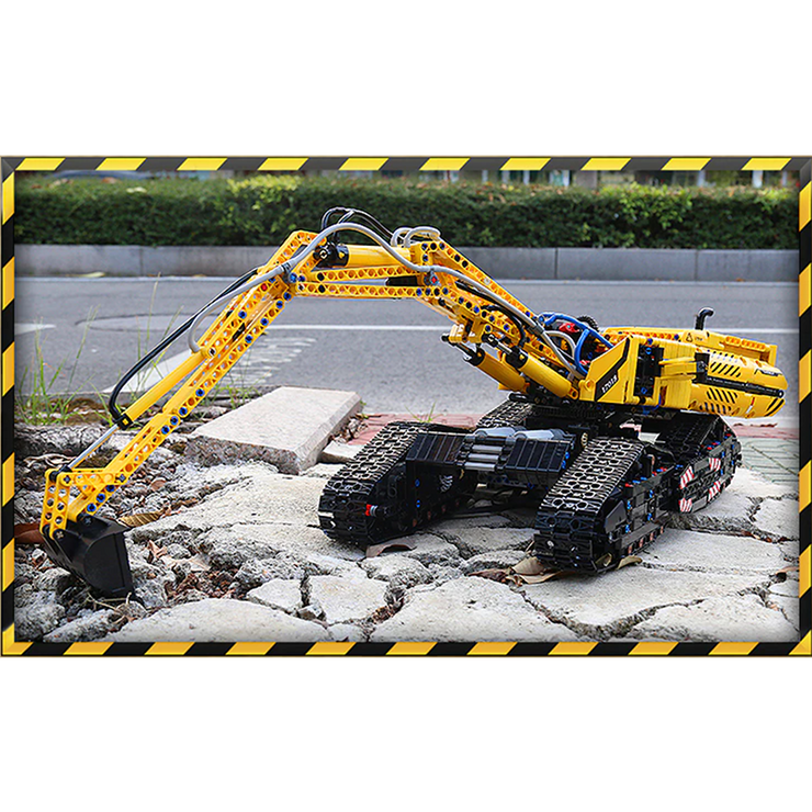 Remote Controlled Morphing Excavator 2236pcs