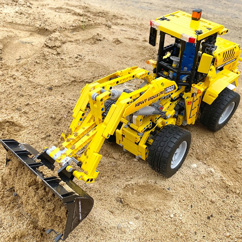 Remote Controlled Loader 1571pcs